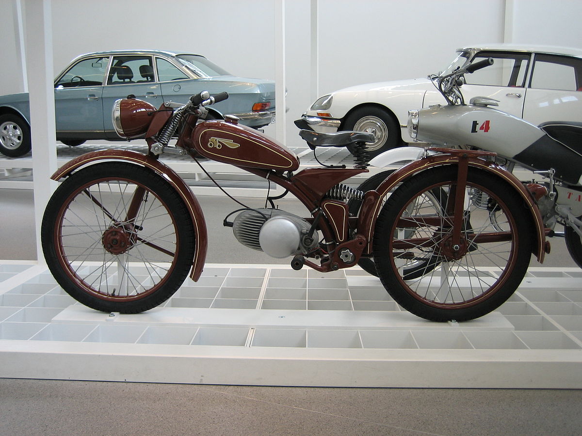vystavna motorka